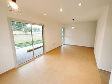 Hermosa casa de 2 dormitorios a ESTRENAR en VENTA en Country El Mirador, Los Nogales