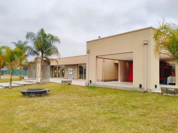 Hermosa casa de 2 dormitorios a ESTRENAR en VENTA en Country El Mirador, Los Nogales