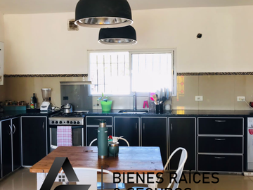 Casa en venta de dos dormitorios en banda norte