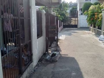Rumah di Srengseng Kebon Jeruk, Jakarta Barat. Hitung tanah
