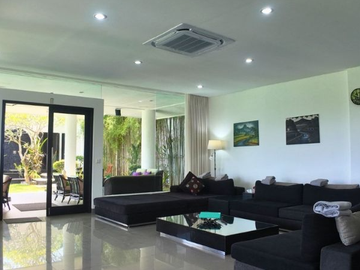 VILLA AN EXTRAORDINARY CLIFFSIDE ESCAPE IN KUTUH BADUNG