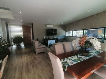 Casa en venta en Residencial Bosque Cedros