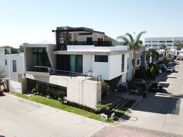 Casa en venta en Residencial Bosque Cedros