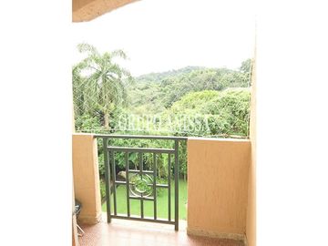 Se Vende Hermoso Apartamento en Albrook Cod. 320----