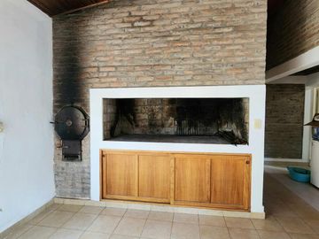 EXCELENTE CASA EN VILLA URQUIZA