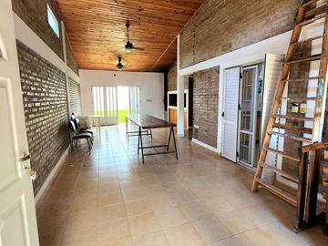 EXCELENTE CASA EN VILLA URQUIZA
