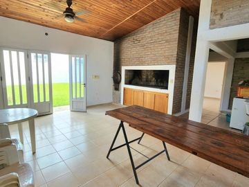 EXCELENTE CASA EN VILLA URQUIZA