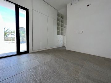 CASA EN VENTA EN MERIDA, OASIS CHOLUL, PRIVADA CON AMENIDADES, MOD 225