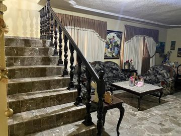 Venta de casa sobre avenida Monterrey en Rincón de la Sierra Guadalupe