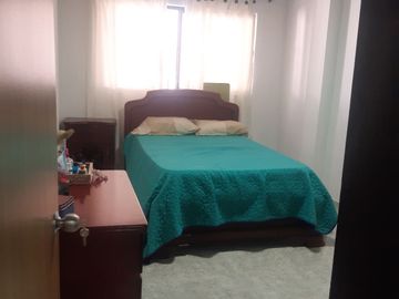 SE VENDE EXCELENTE PROPIEDAD CON RENTA EN LOS ALCÁZARES, MANIZALES