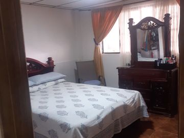 SE VENDE EXCELENTE PROPIEDAD CON RENTA EN LOS ALCÁZARES, MANIZALES