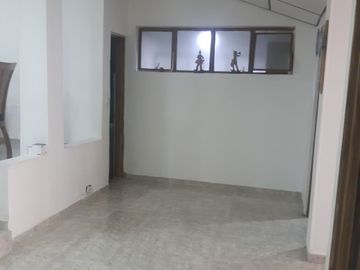 SE VENDE EXCELENTE PROPIEDAD CON RENTA EN LOS ALCÁZARES, MANIZALES