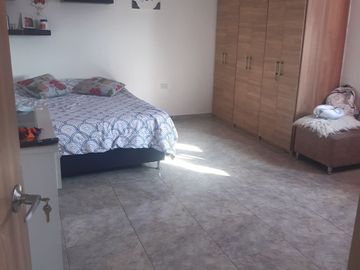 SE VENDE EXCELENTE PROPIEDAD CON RENTA EN LOS ALCÁZARES, MANIZALES