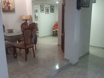 SE VENDE EXCELENTE PROPIEDAD CON RENTA EN LOS ALCÁZARES, MANIZALES