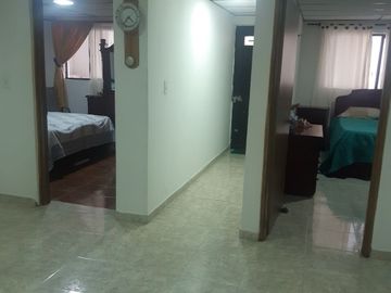 SE VENDE EXCELENTE PROPIEDAD CON RENTA EN LOS ALCÁZARES, MANIZALES