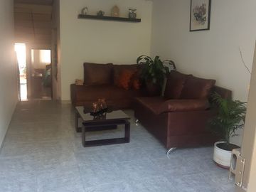 SE VENDE EXCELENTE PROPIEDAD CON RENTA EN LOS ALCÁZARES, MANIZALES