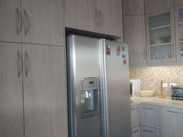 VENDO MODERNO DEPARTAMENTO PRECIOSA VISTA SAN JUAN ALTO-CUMBAYÁ
