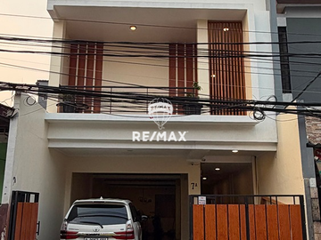 DIJUAL KOSAN 3 LANTAI DI DAERAH KEBAYORAN BARU JAKSEL