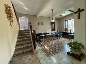 CASA EN VENTA EN MÉRIDA YUCATÁN EN LA AVENIDA COLÓN A METROS DE PASEO DE MONTEJO