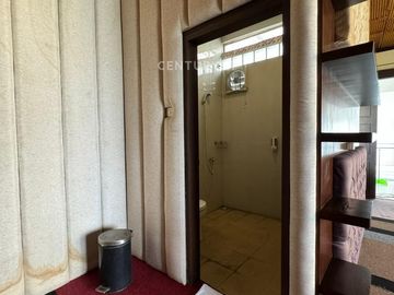 Disewakan Ruko 4 Lantai 1 Mezanine Dan Roof Top Di Pondok Pinang