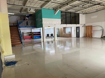 Disewakan Ruko 4 Lantai 1 Mezanine Dan Roof Top Di Pondok Pinang