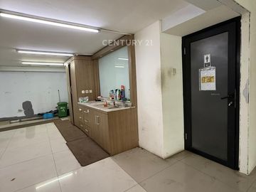 Disewakan Ruko 4 Lantai 1 Mezanine Dan Roof Top Di Pondok Pinang