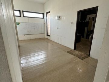 Disewakan Ruko 4 Lantai 1 Mezanine Dan Roof Top Di Pondok Pinang
