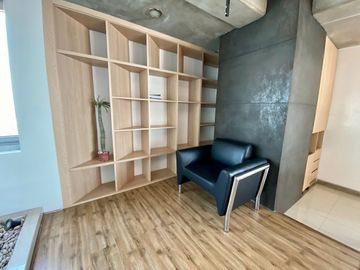 VENTA DE OFICINA AMUEBLADA TORRE JV2 SOBRE LA ATLIXCAYOTL