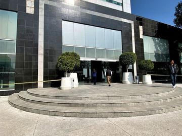 VENTA DE OFICINA AMUEBLADA TORRE JV2 SOBRE LA ATLIXCAYOTL