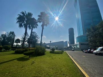 VENTA DE OFICINA AMUEBLADA TORRE JV2 SOBRE LA ATLIXCAYOTL
