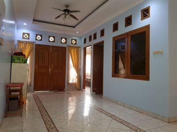 Rumah bagus tomang sebrang neo soho,siap huni,harga 4,5M nego