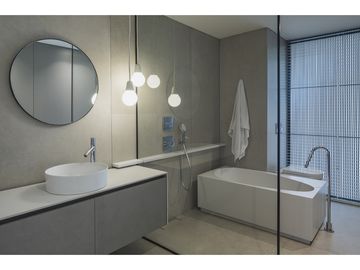 HERMOSO  APARTAMENTO EN VENTA EN EL  1er PARQUE DE LAURELES
