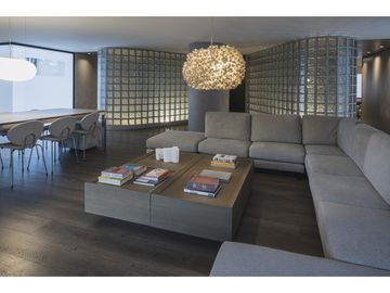 HERMOSO  APARTAMENTO EN VENTA EN EL  1er PARQUE DE LAURELES