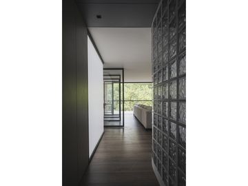 HERMOSO  APARTAMENTO EN VENTA EN EL  1er PARQUE DE LAURELES