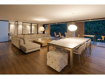 HERMOSO  APARTAMENTO EN VENTA EN EL  1er PARQUE DE LAURELES