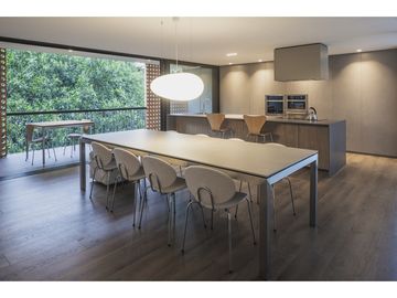 HERMOSO  APARTAMENTO EN VENTA EN EL  1er PARQUE DE LAURELES
