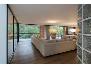 HERMOSO  APARTAMENTO EN VENTA EN EL  1er PARQUE DE LAURELES