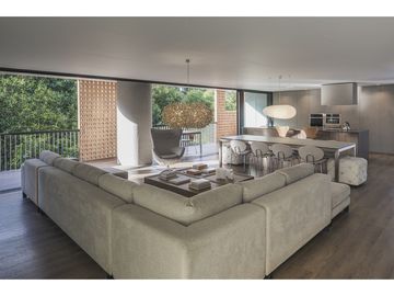HERMOSO  APARTAMENTO EN VENTA EN EL  1er PARQUE DE LAURELES