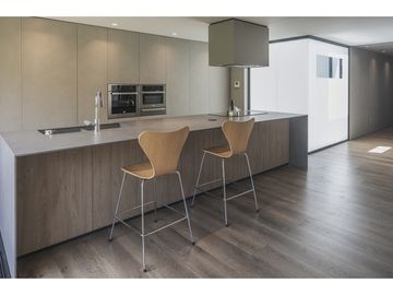 HERMOSO  APARTAMENTO EN VENTA EN EL  1er PARQUE DE LAURELES