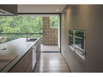 HERMOSO  APARTAMENTO EN VENTA EN EL  1er PARQUE DE LAURELES