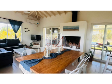 CASA 373 / SENDEROS III