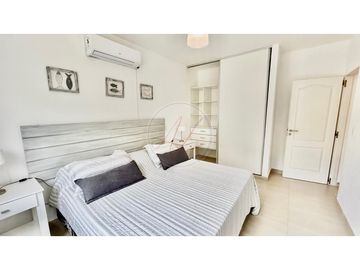 CASA 373 / SENDEROS III