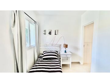CASA 373 / SENDEROS III