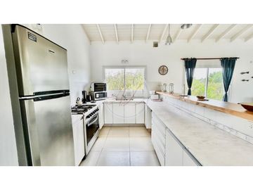 CASA 373 / SENDEROS III