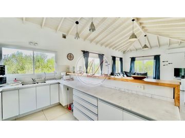 CASA 373 / SENDEROS III