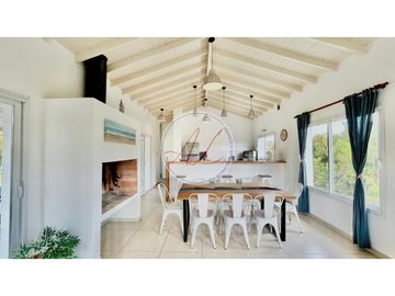 CASA 373 / SENDEROS III