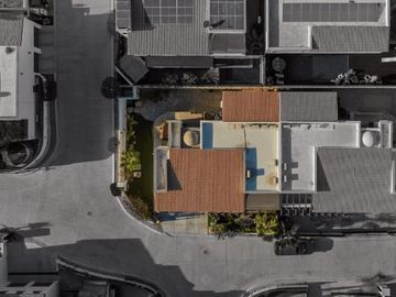 Casa con techos altos, jacuzzi, en residencial Ciruelos en venta Cabo San Lucas