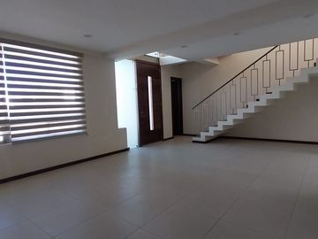 Se vende casa en Fracc Villa Elisa , Zona Plateada, Pachuca, Hidalgo
