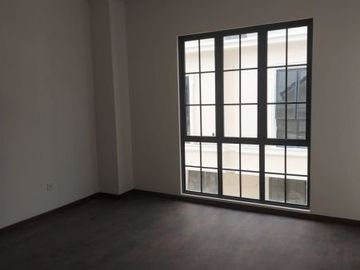 LAVIN 2 CLUSTER MARGONITE BELUM PERNAH DI HUNI DI JUAL RUGI