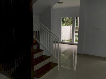RUMAH MEWAH DI CIWARUGA DEKAT SARIJADI BANDUNG